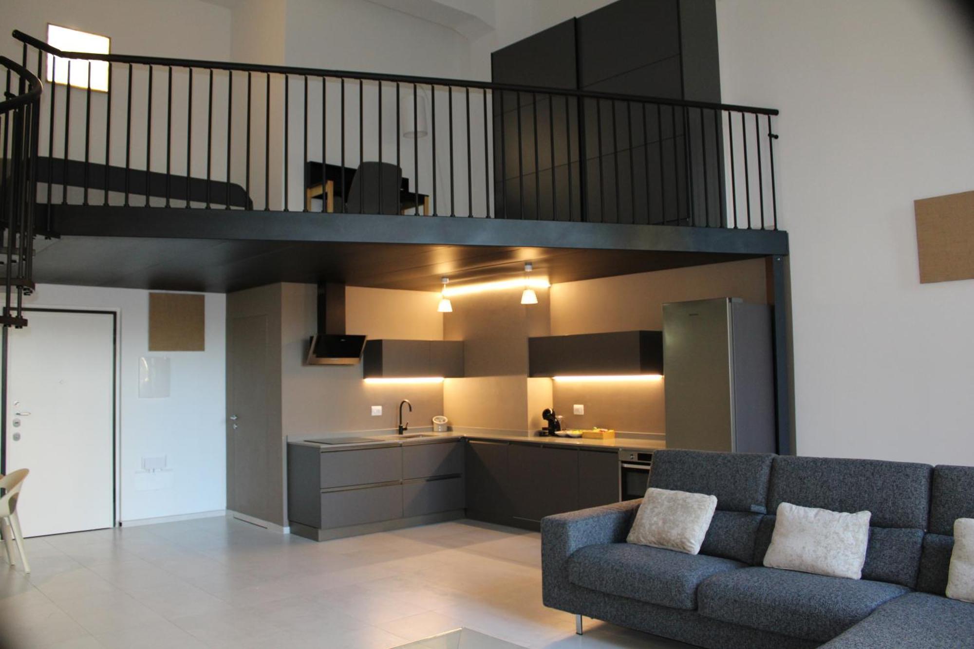 Milan Space Loft - Apartment Close To M5 Subway - Free Parking - Sky & Netflix Tv