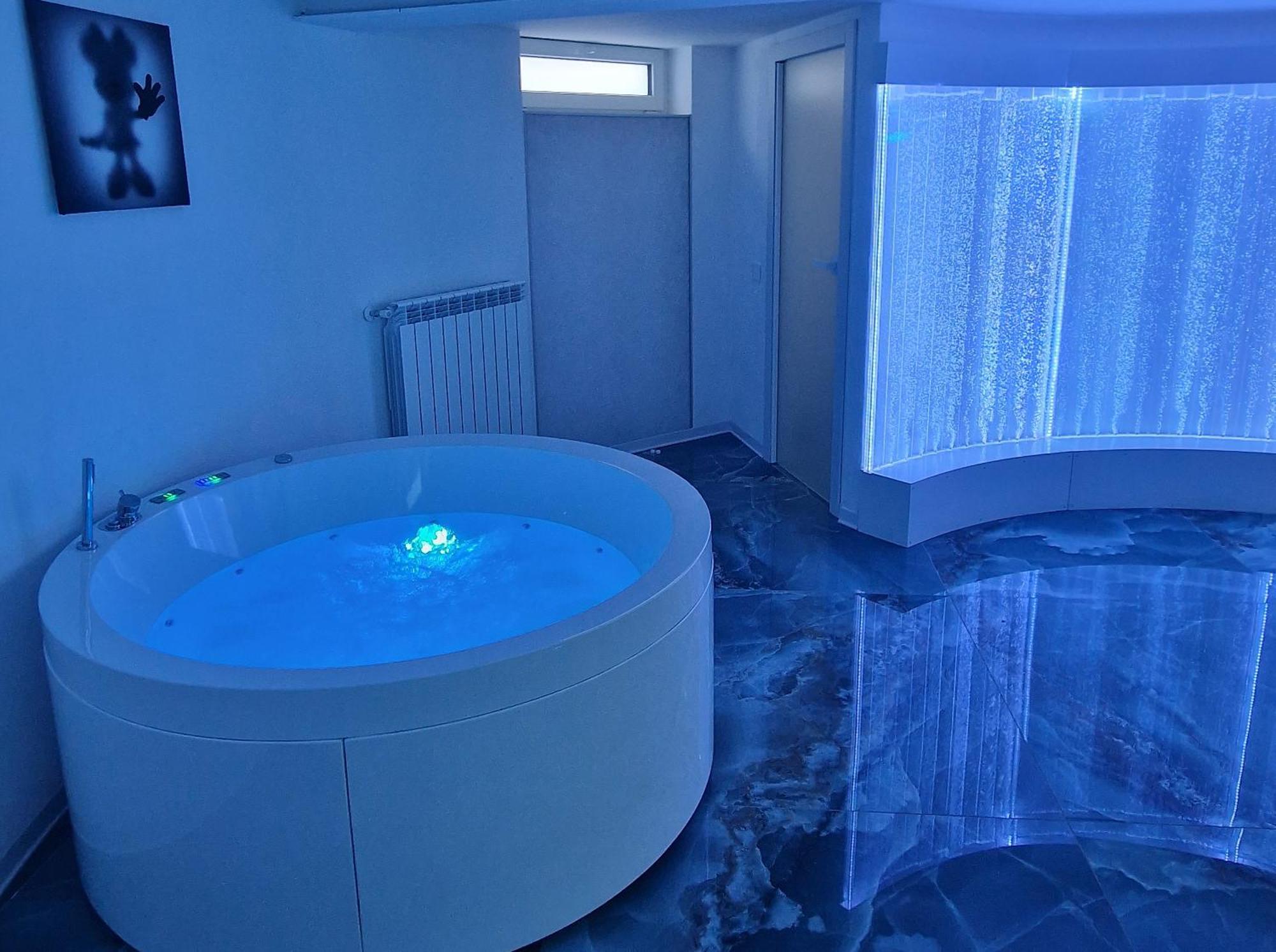 The Igloo Milano -Luxury Eclectic Suite - Jacuzzi - Milanoflats